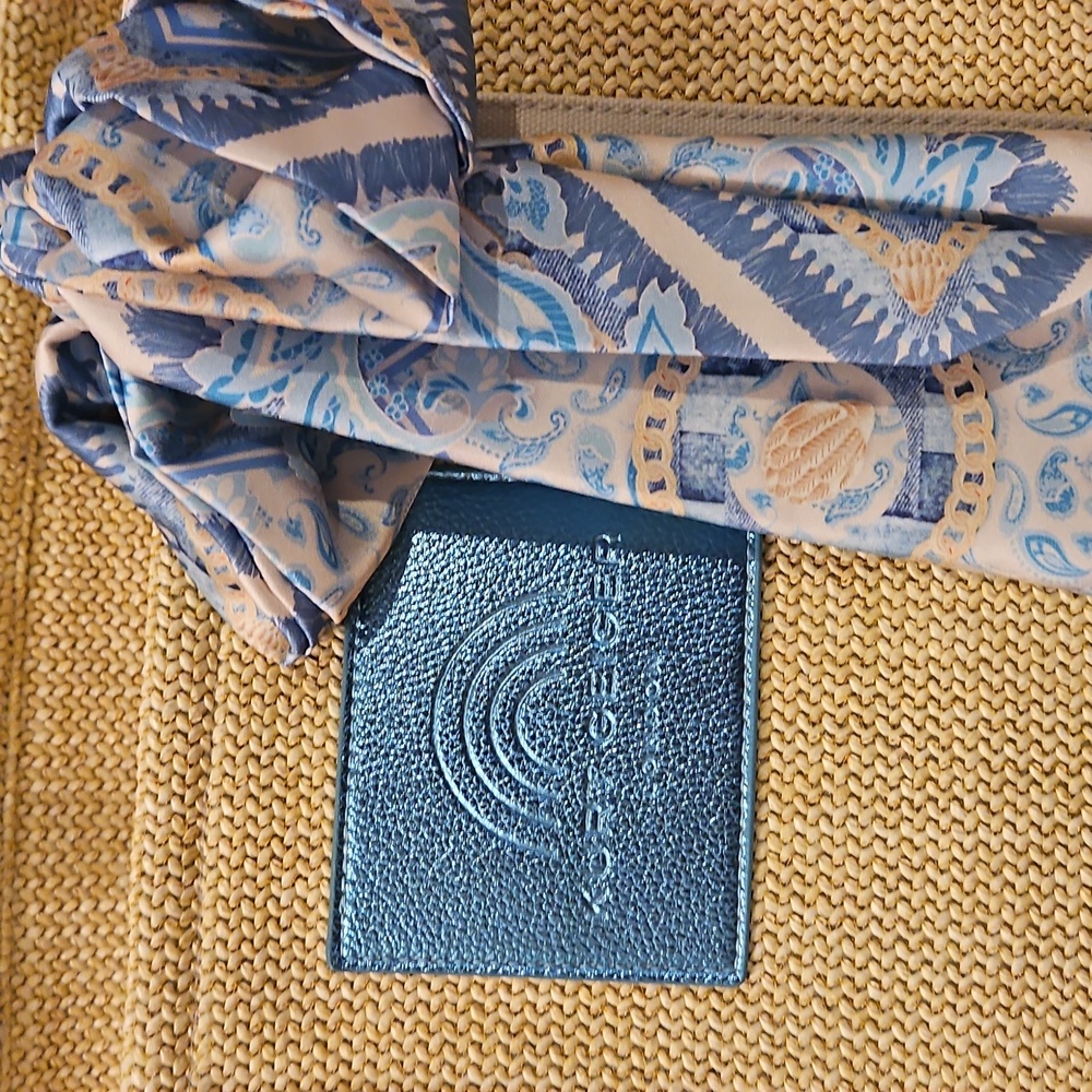 NEW Kurt Geiger Large Southbank Zip Top Shopper: Woven Beige W/ Blue Tones - Picture 2 of 10
